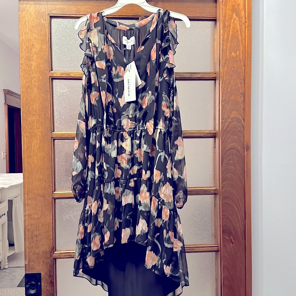 Trendy floral flowy dress NWT size M